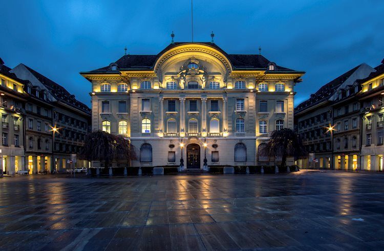 瑞士央行主席托马斯&middot;乔丹：不能排除瑞士央行进一步加息的可能，准备必要时干预汇市